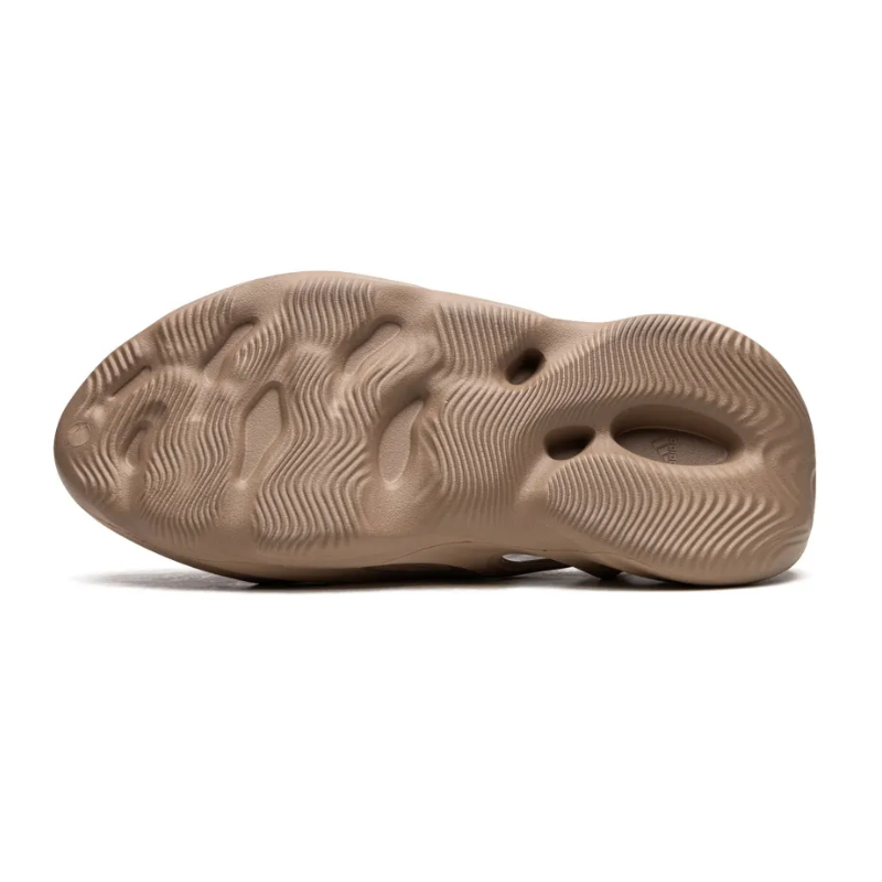 Adidas Yeezy Foam RNNR – Clay Taupe