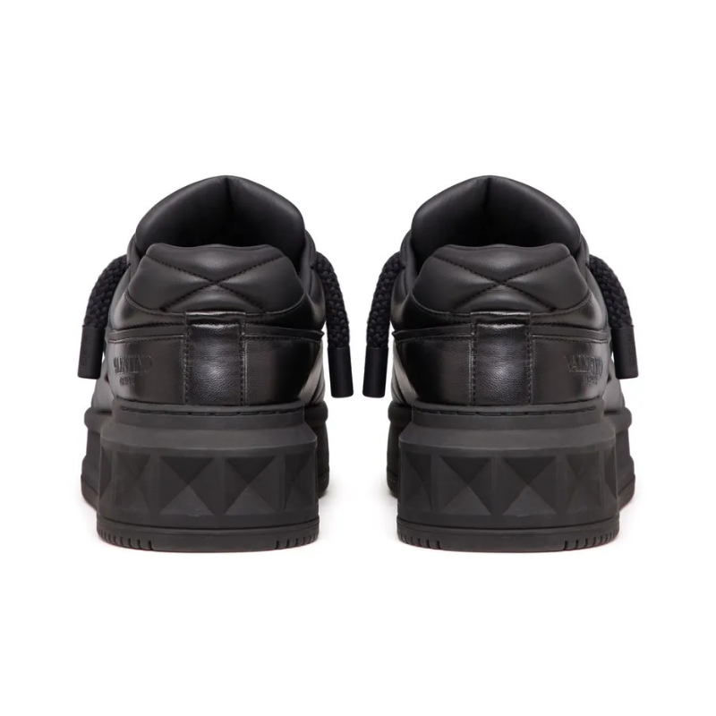Valentino One Stud XL – Black